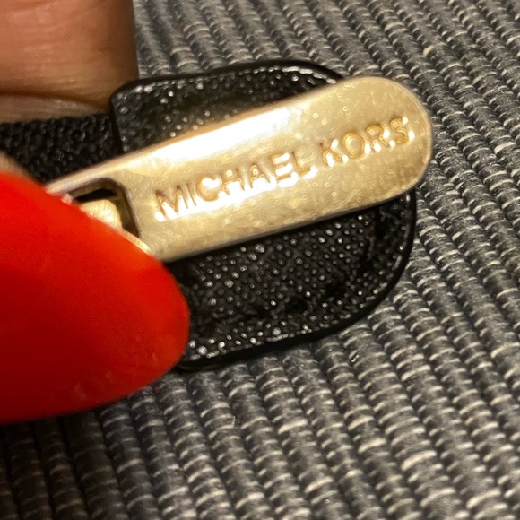 Guess & Michael Kors wallet (bundle) - Picture 5 of 5